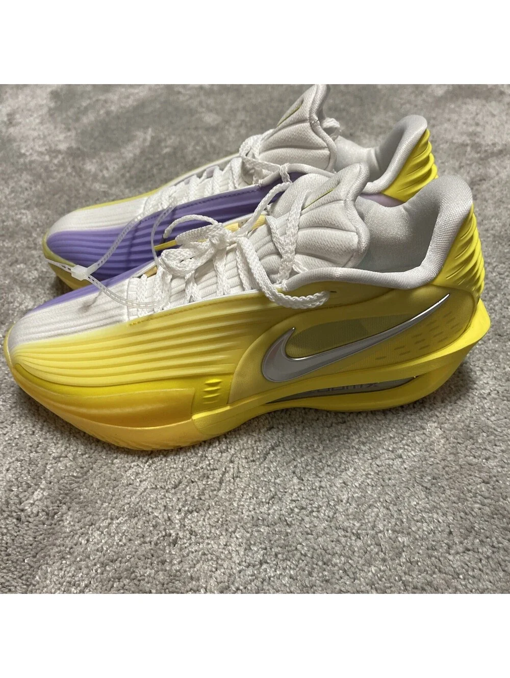 nike sneakers men size 7.5